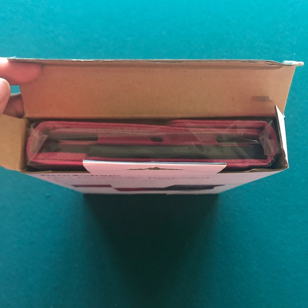 Brookstone Mini Blutooth Keyboard Case - Picture 3 of 4